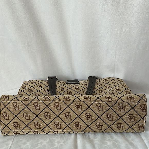 Dooney & Bourke Authenticated Tan/Brown Signature Monogram Shoulder Bag Purse - Picture 6 of 10